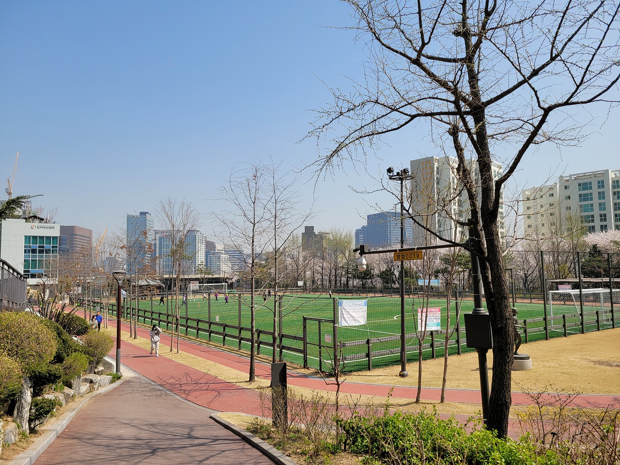 查尔斯 查尔斯